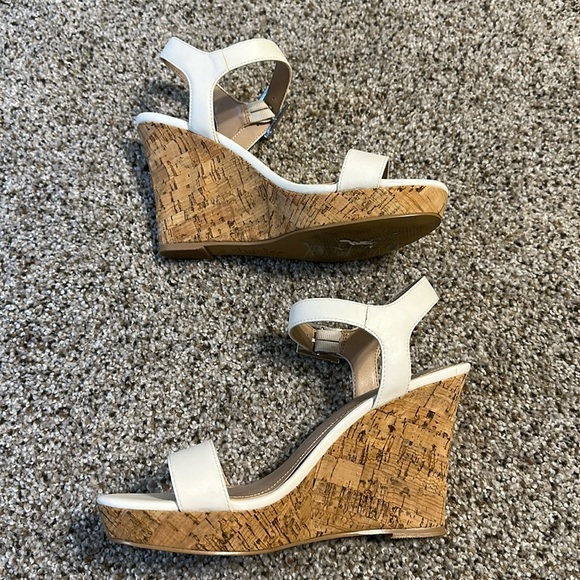 Charles by Charles David White & Cork Sandals, Size 7M, Like New - Picture 5 of 8